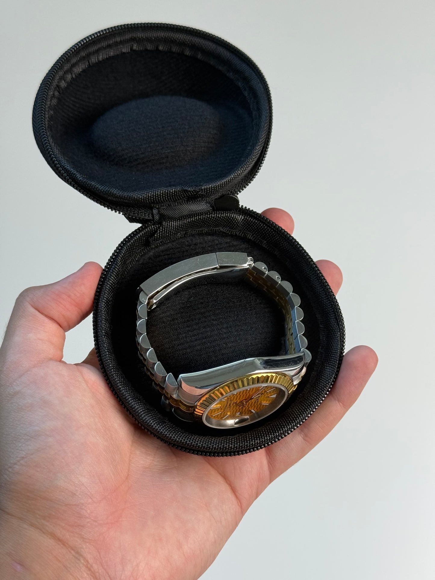 Étui de voyage rigide pour montre – Compact et résistant (noir)