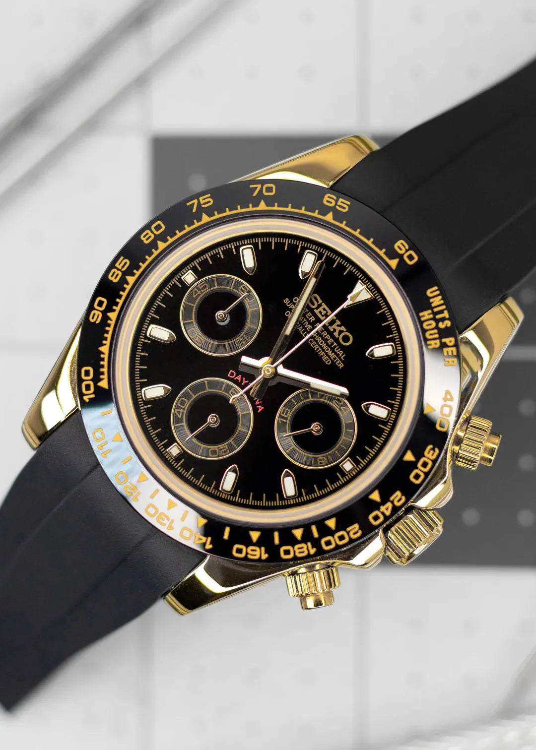 SEIKO MOD DAYTONA - GOLD BLACK RUBBER