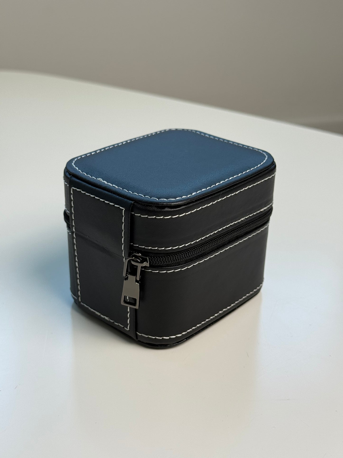 Boîte de voyage rigide pour montre – Cuir noir et intérieur velours (1 montre)